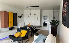 BD Appartement - Modern en gezellig - Strand en winkels vlakbij